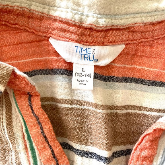 Time and Tru Collared Tank - Picture 4 of 5